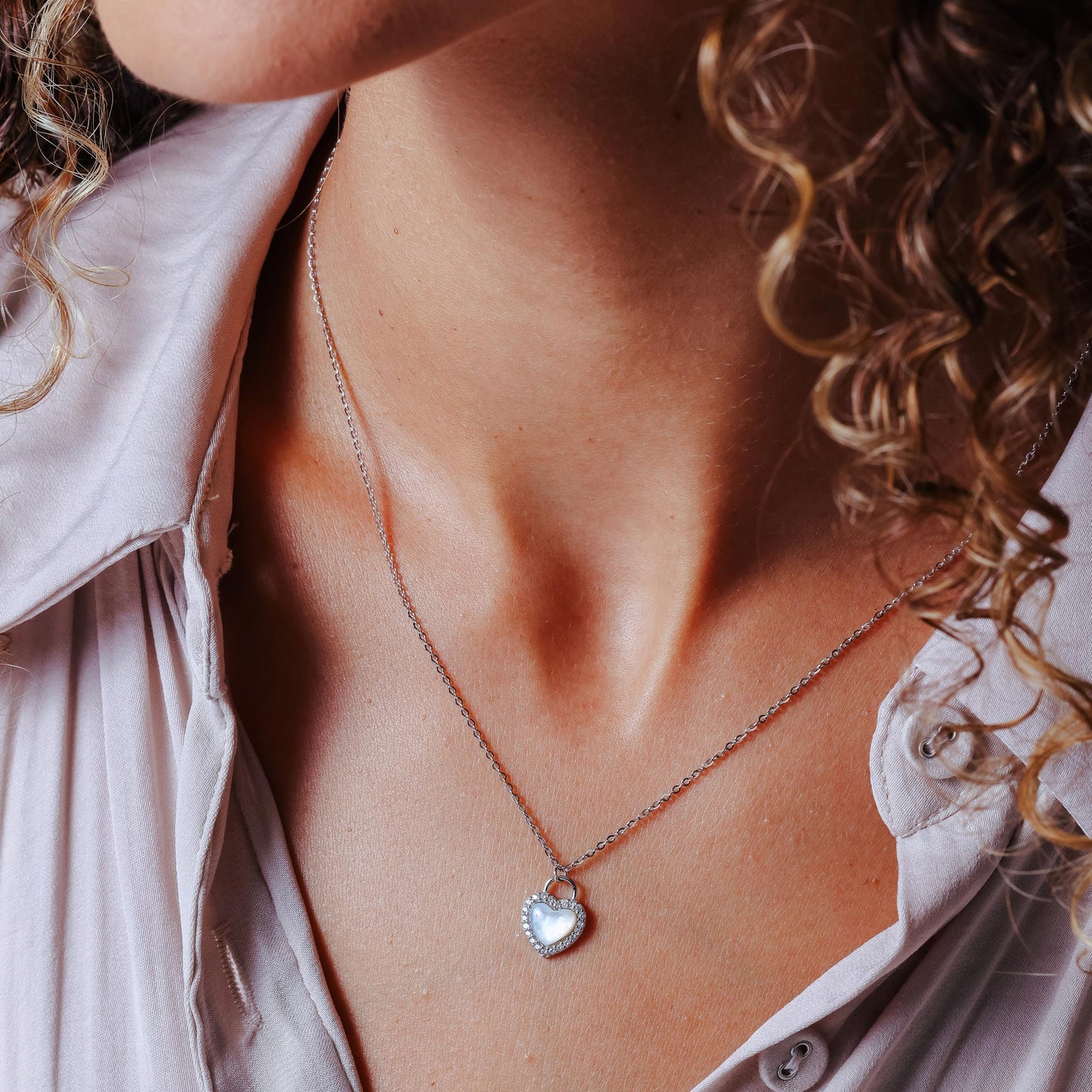 Rhodium Plated 925 Sterling Silver Heart CZ Mother of Pearl Necklace - GMN00203 SPI