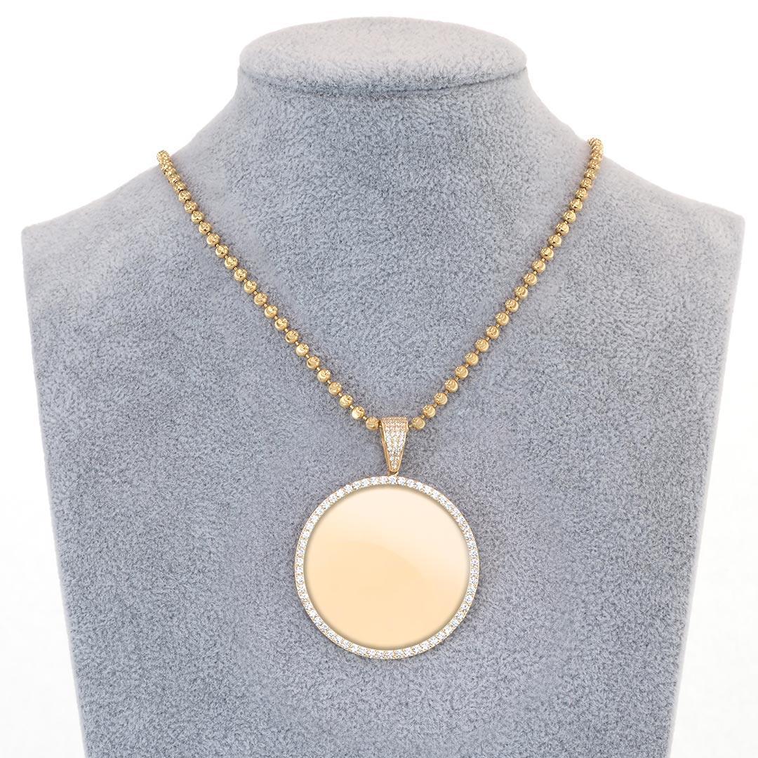 Create Your Signature Look with a Customizable 14K Gold Chain and Pendant Set