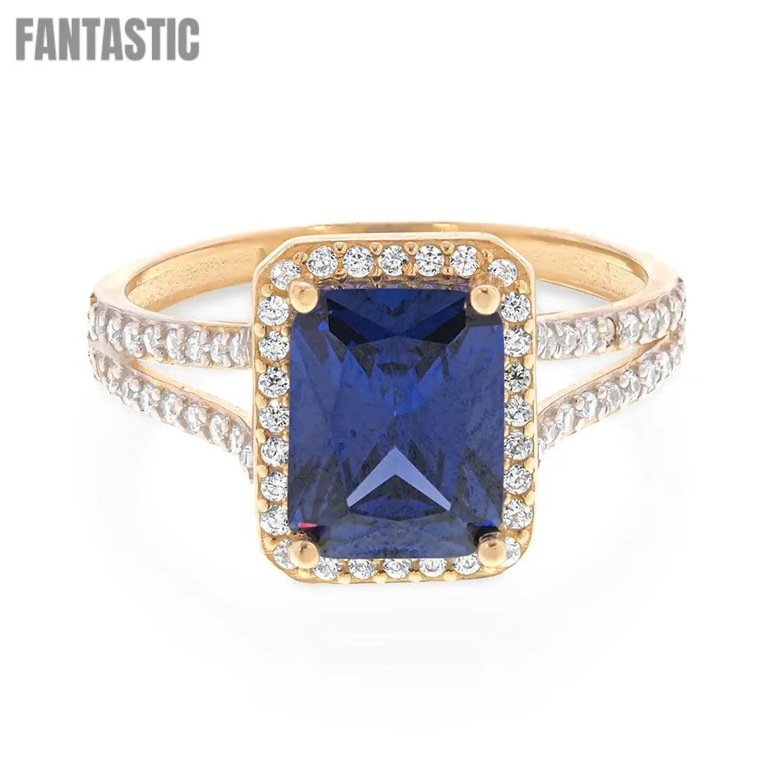 Engagement Ring in 14K Gold