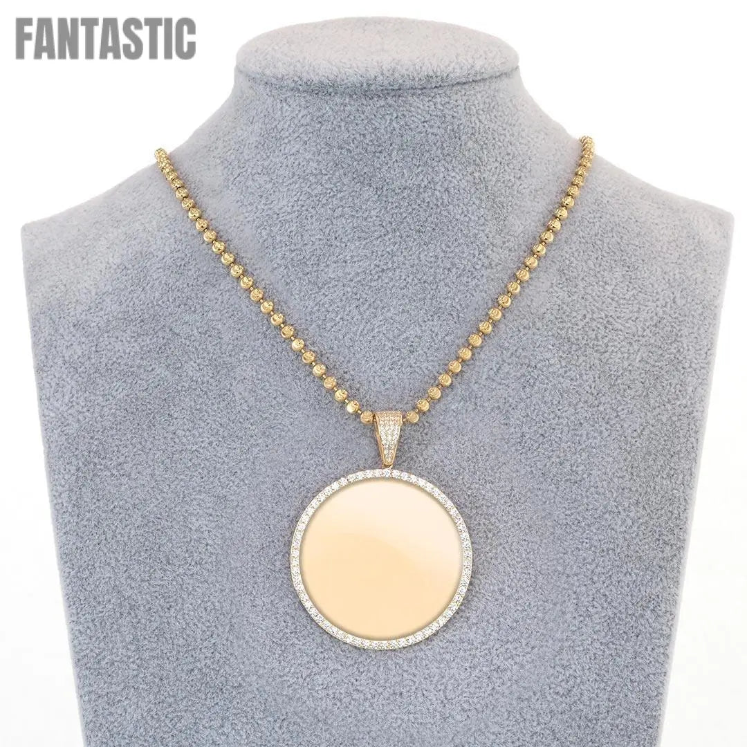 Create Your Signature Look with a Customizable 14K Gold Chain and Pendant Set