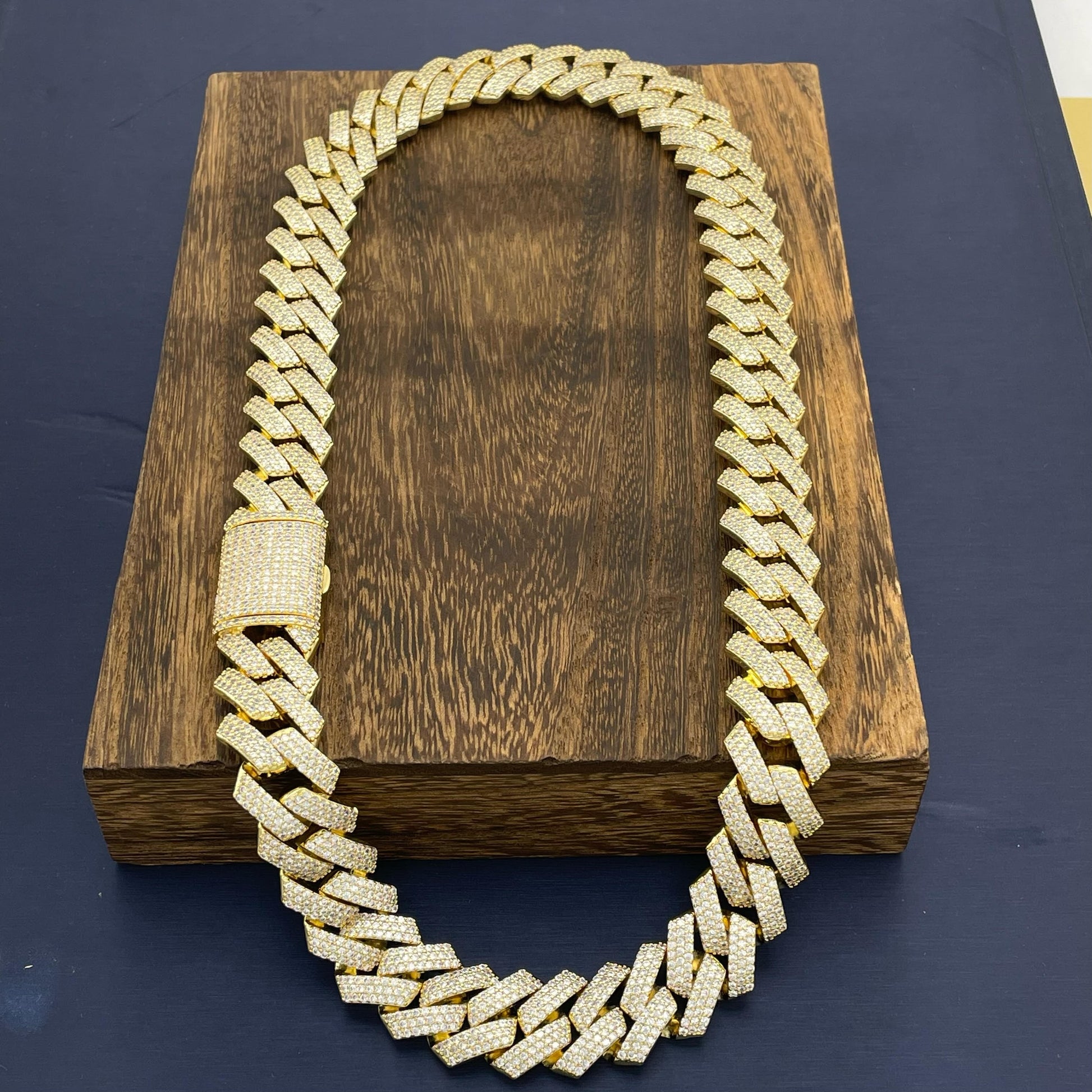 BRMC-13 Fantastic Jewelry NYC