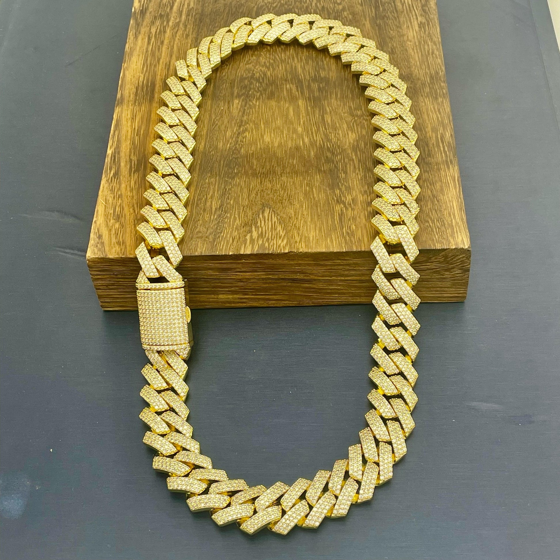 BRMC-13 Fantastic Jewelry NYC